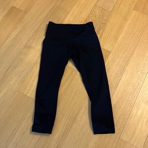Lululemon black polka dot crop legging